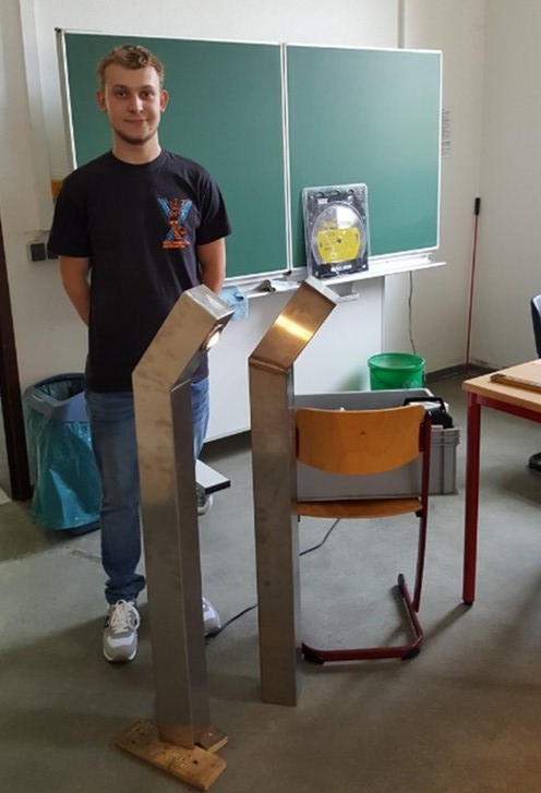 Präsentation der Facharbeit zum Thema: Edelstahl- Laternen von Herr Jonasch